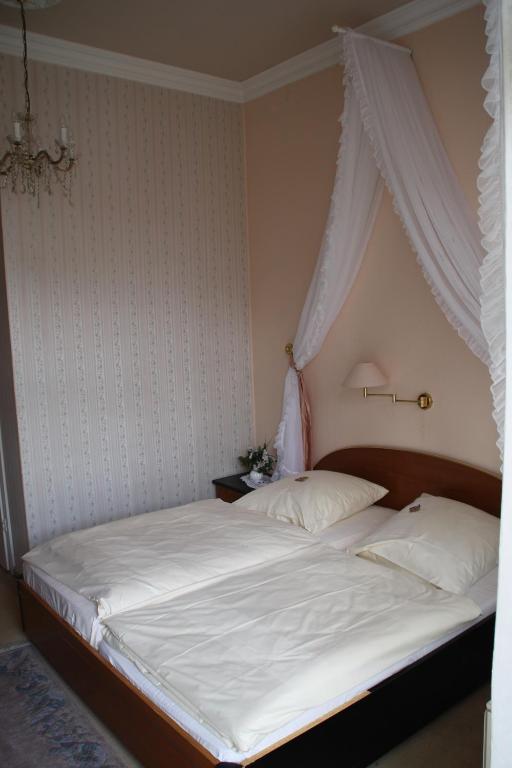 Hotel Villa Konigin Luise Bad Pyrmont Quarto foto