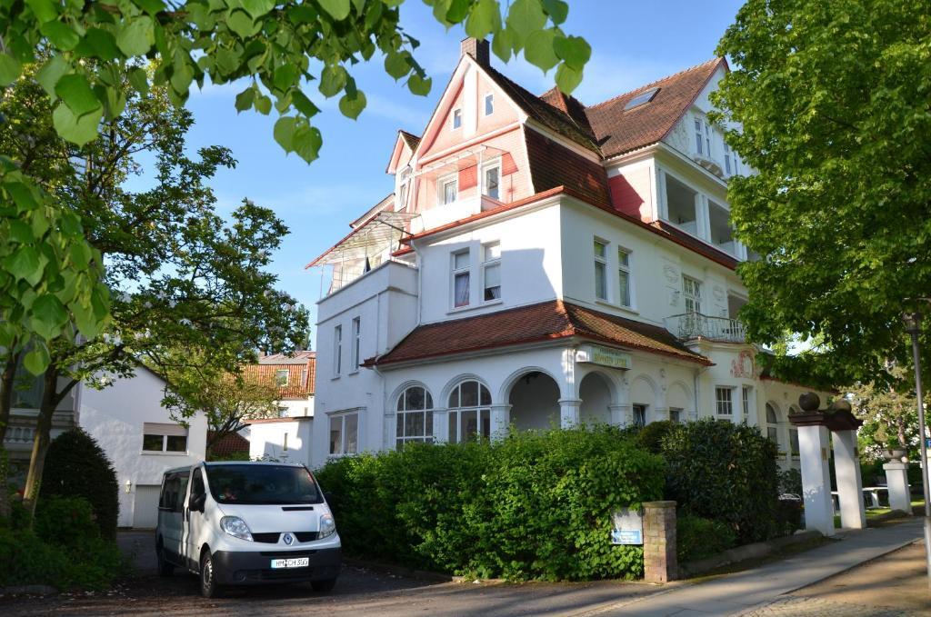 Hotel Villa Konigin Luise Bad Pyrmont Exterior foto